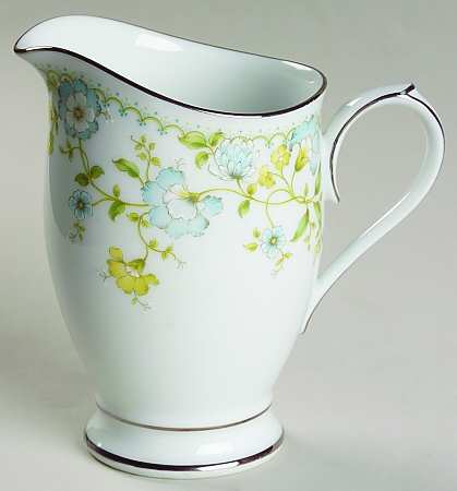 Flourish Creamer