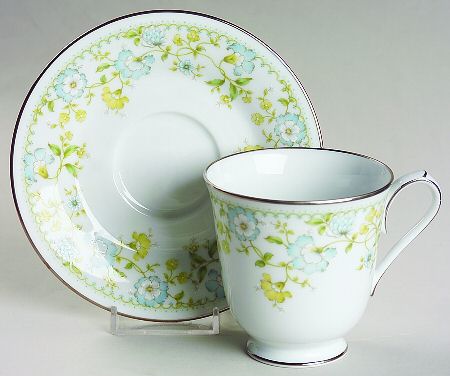 Flourish Footed Cup & Saucer Set