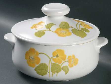 Flower Time 2.5 Qt Round Covered Casserole