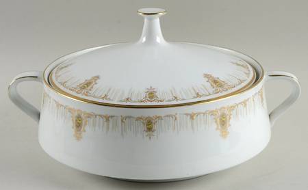 Flora Valley Round Covered Vegetable