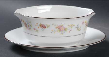 Forever Gravy Boat with Attached Underplate