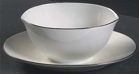 Gravy Boat with Attached Underplate