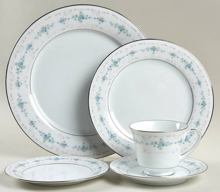 Frolic 40 Piece Estate Set