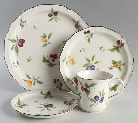Fruit Parfait 32 Piece Estate Set