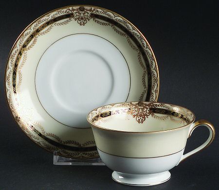 Gacahad Black Footed Cup & Saucer Set