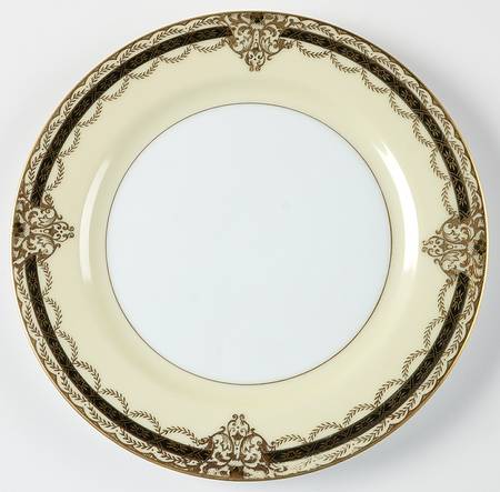 Gacahad Black Luncheon Plate