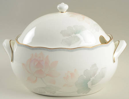 Garden Empress Oval Tureen & Lid by Noritake
