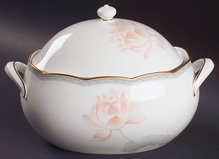 Garden Empress Oval Covered Vegetable by Noritake