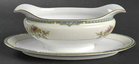 Gainsboro Gravy Boat with Attached Underplate