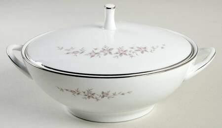 Gail Round Covered Vegetable