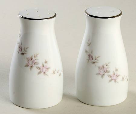 Gail Salt & Pepper Set