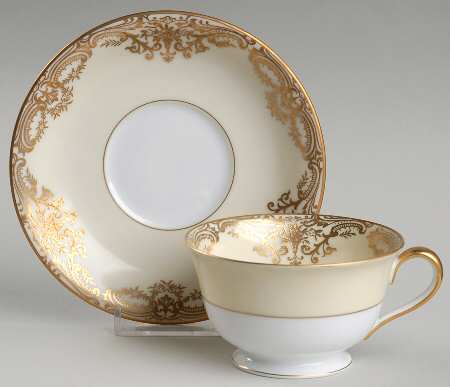 Gainford Footed Cup & Saucer Set