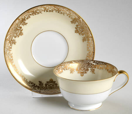 Galavan Footed Cup & Saucer Set