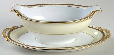 Garfield (Smooth) Gravy Boat with Attached Underplate