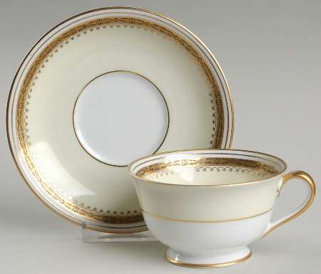 Garfield (Smooth) Footed Cup & Saucer Set