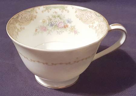 Garvin Footed Cup