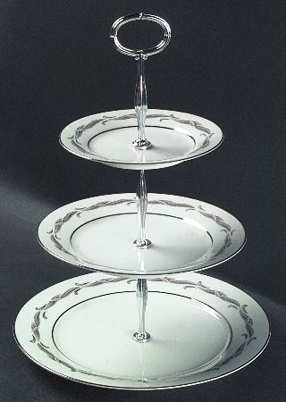 Gaylord 13 7/8"-14 1/4" 3-Tiered Serving Tray(DP,SP,BB) HC