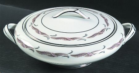 Gaylord Round Covered Vegetable