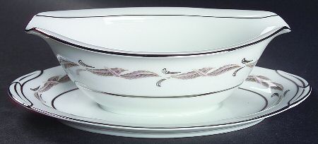 Gaylord Gravy Boat with Attached Underplate