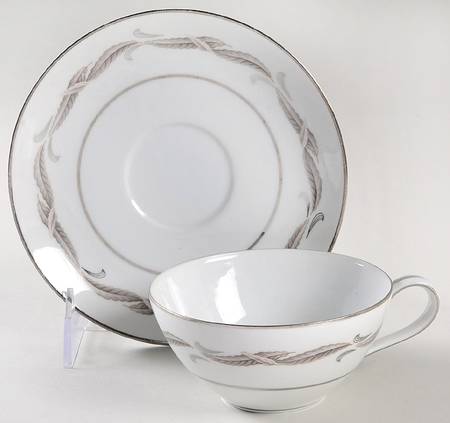 Gaylord Flat Cup & Saucer Set