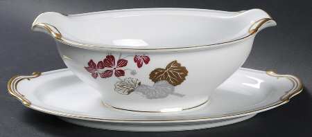 Geranium Gravy Boat with Attached Underplate