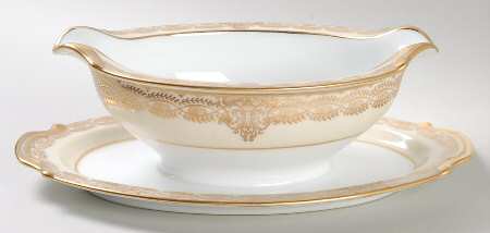 Gilda Gravy Boat with Attached Underplate