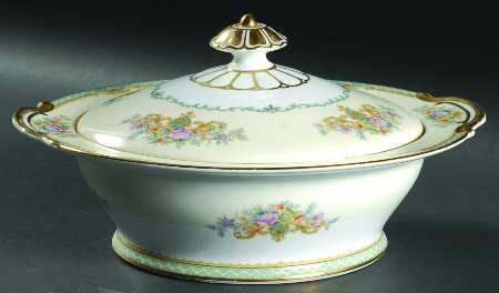 Girardo Round Covered Vegetable