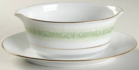 Glacier Gravy Boat with Attached Underplate