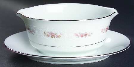 Glenaire Gravy Boat with Attached Underplate