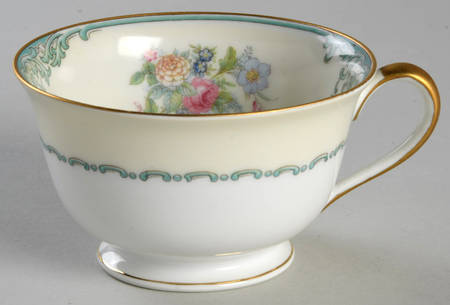 Glendon Footed Cup