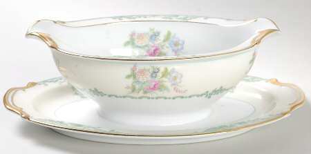 Glendon Gravy Boat with Attached Underplate