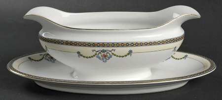 Gleneden Gravy Boat with Attached Underplate