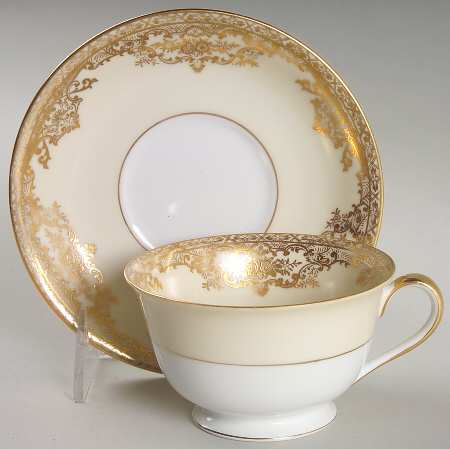 Glenmore Footed Cup & Saucer Set