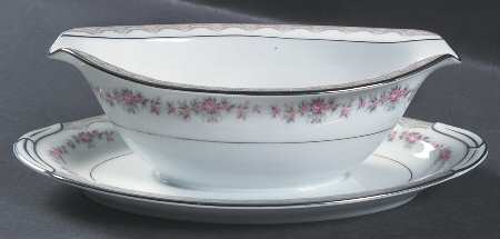 Glenwood (5770) Gravy Boat with Attached Underplate