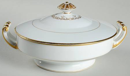 Goldcroft (No #) Round Covered Vegetable