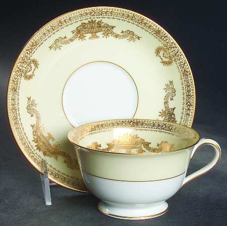 Goldana Footed Cup & Saucer Set