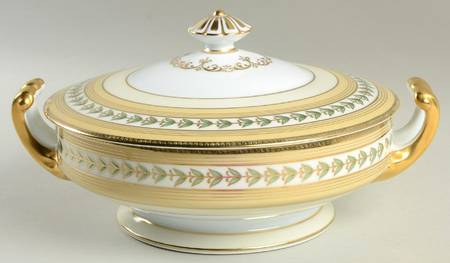Goldbelle Round Covered Vegetable