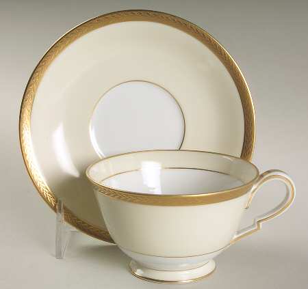 Goldcrest Footed Cup & Saucer Set