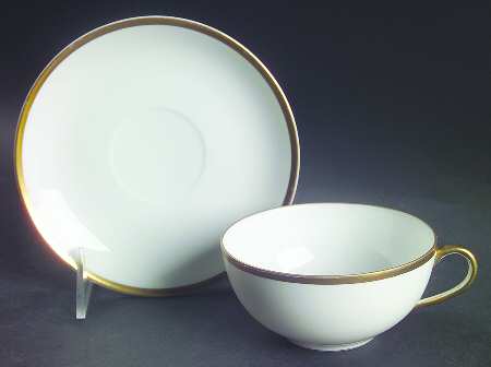 The Goldena Flat Cup & Saucer Set