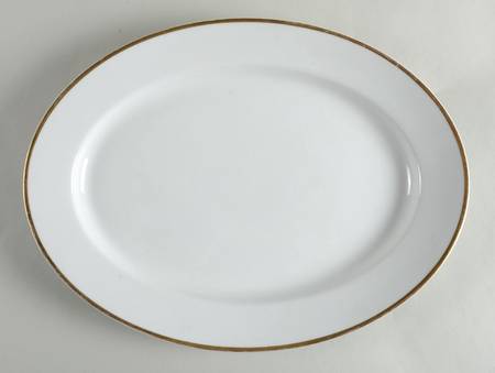 The Goldena 16" Oval Serving Platter