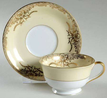 Goldenglo Footed Cup & Saucer Set