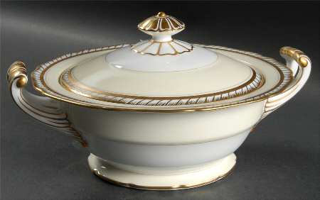 Goldesta Round Covered Vegetable