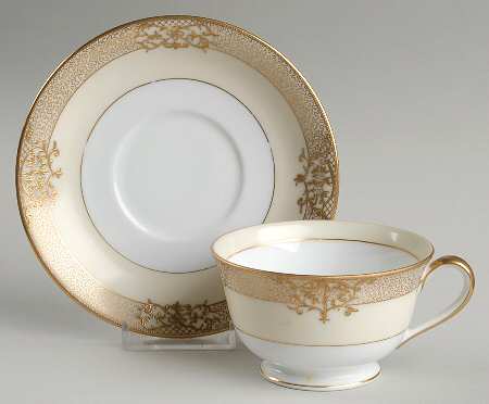 Goldinthia Footed Cup & Saucer Set