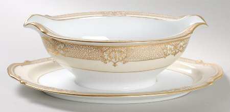 Goldinthia Gravy Boat with Attached Underplate