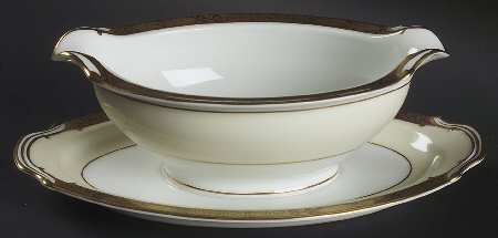 Goldkin (4985) Gravy Boat with Attached Underplate by Noritake