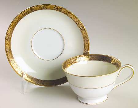 Goldkin (4985) Footed Cup & Saucer Set by Noritake