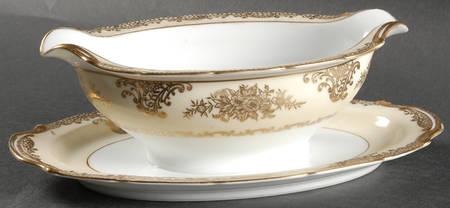 Goldlure Gravy Boat with Attached Underplate