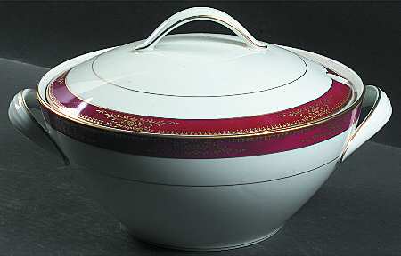 Goldmere Tureen &  Lid