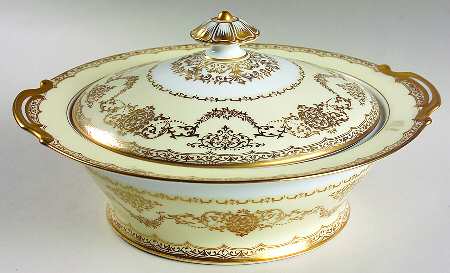 Goldmount Round Covered Vegetable