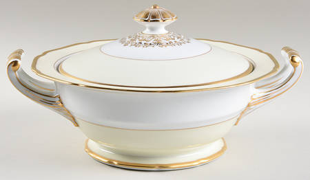 Goldora Round Covered Vegetable